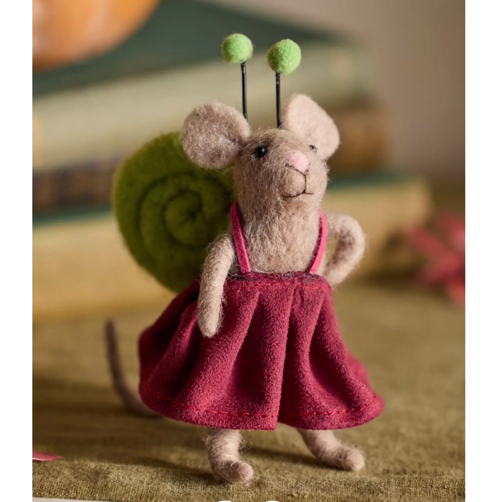 NWT Anthropologie Terrain Fuzzy Felt Mouse